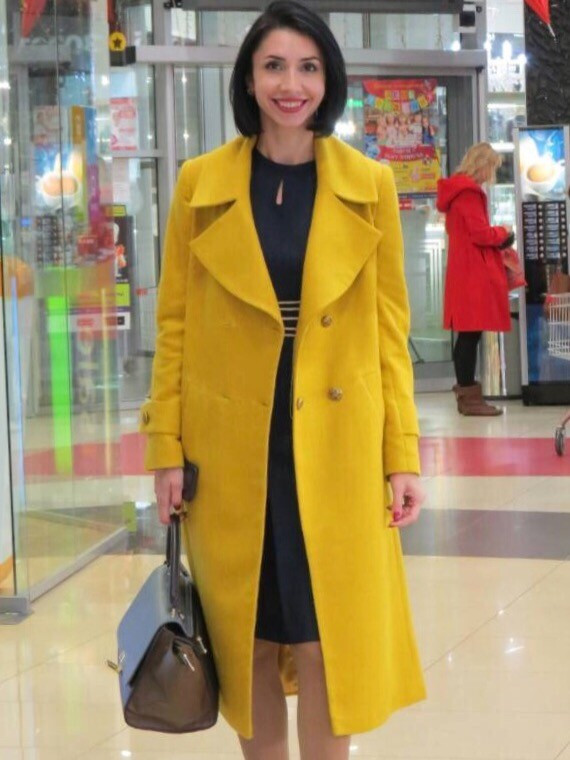 Желтое пальто от Domnika