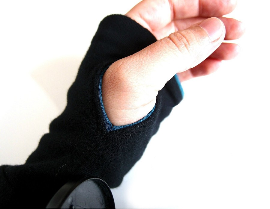 Как выполнить рукав с вырезом для большого пальца: мастер-класс