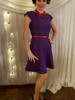 Пурпурное платья.