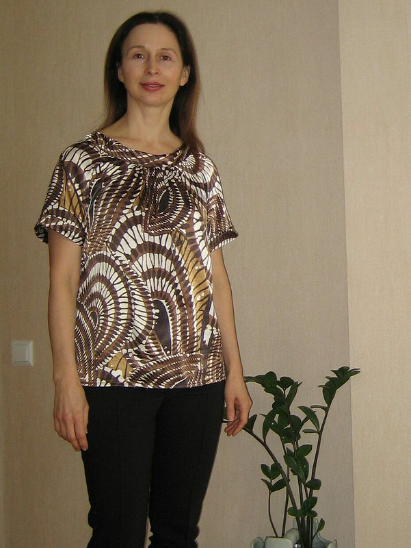 Блузка с интересной спинкой от Ирина Рина