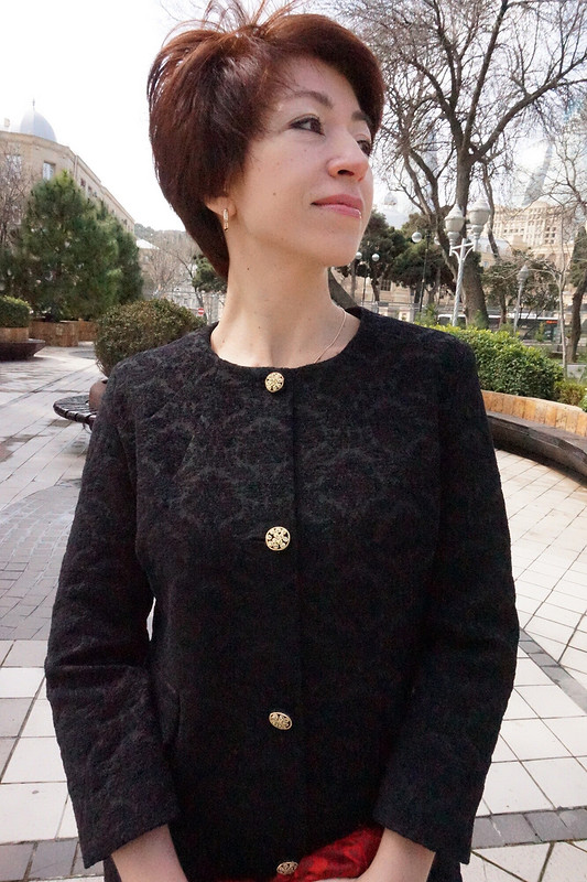 Маленькое черное пальто от Anna
