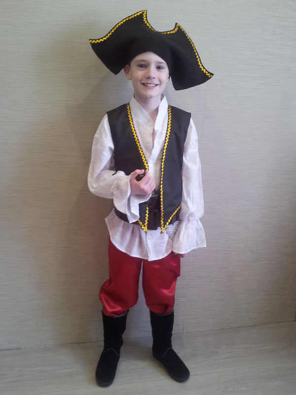 Пиратские костюмы своими руками: готовим ребенка к тематическому маскараду