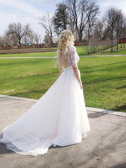 Невесомое свадебное платье