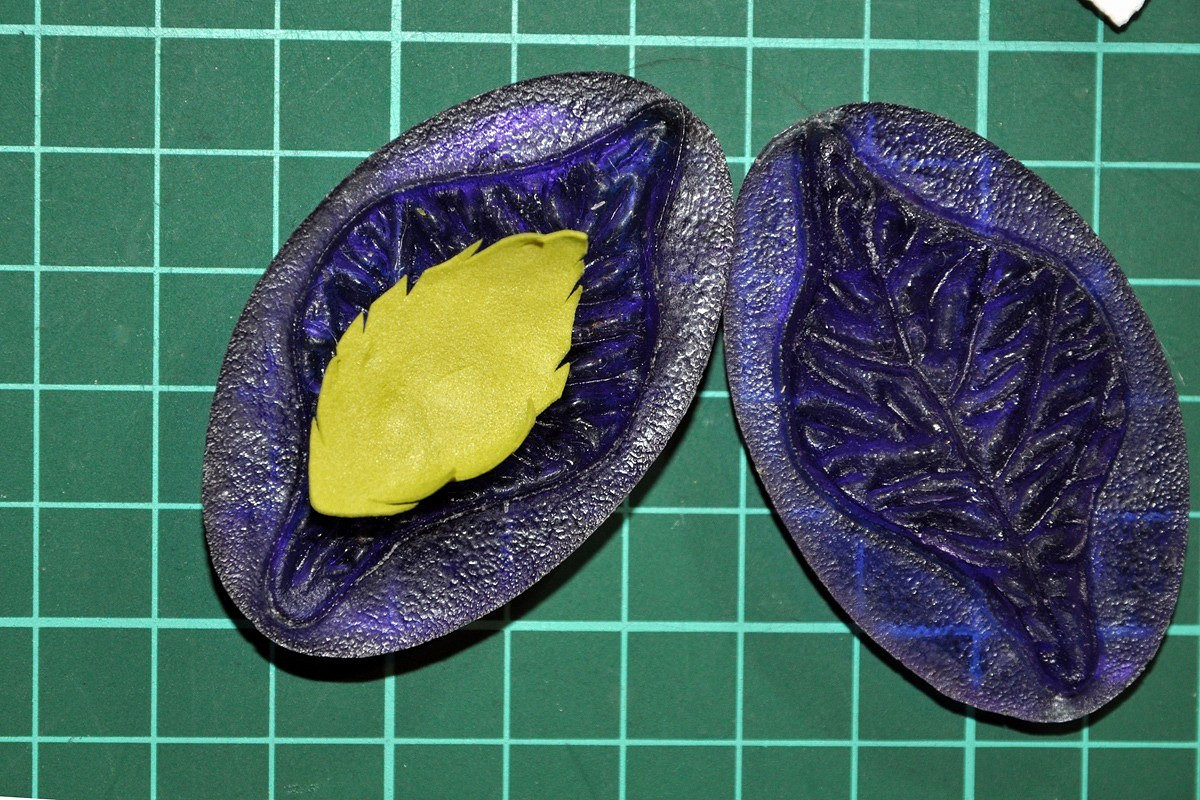Георгиевская лента с брошью-цветком из фоамирана
