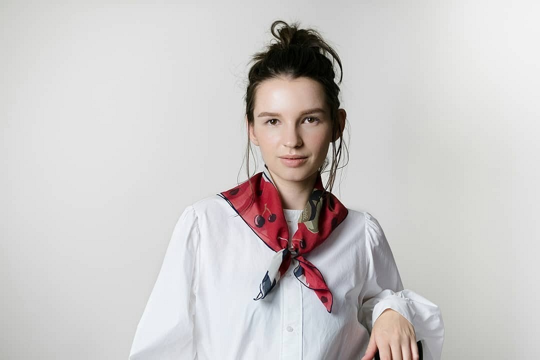 Как повязать шёлковый платок: 24 способа + видео