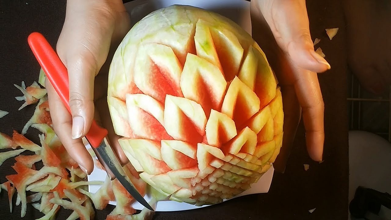 Как научиться вырезать фигурки из фруктов и овощей