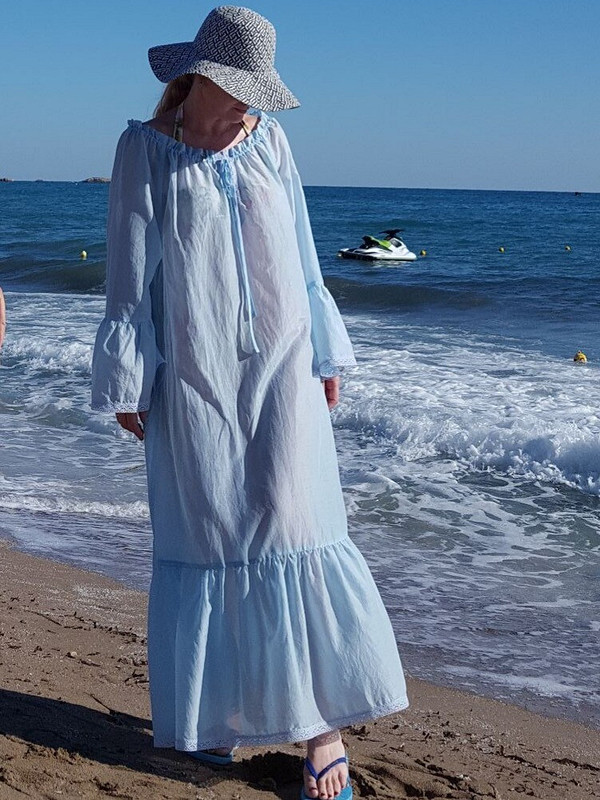 Пляжное платье «Бледнолицым посвящается» от Elena Leo