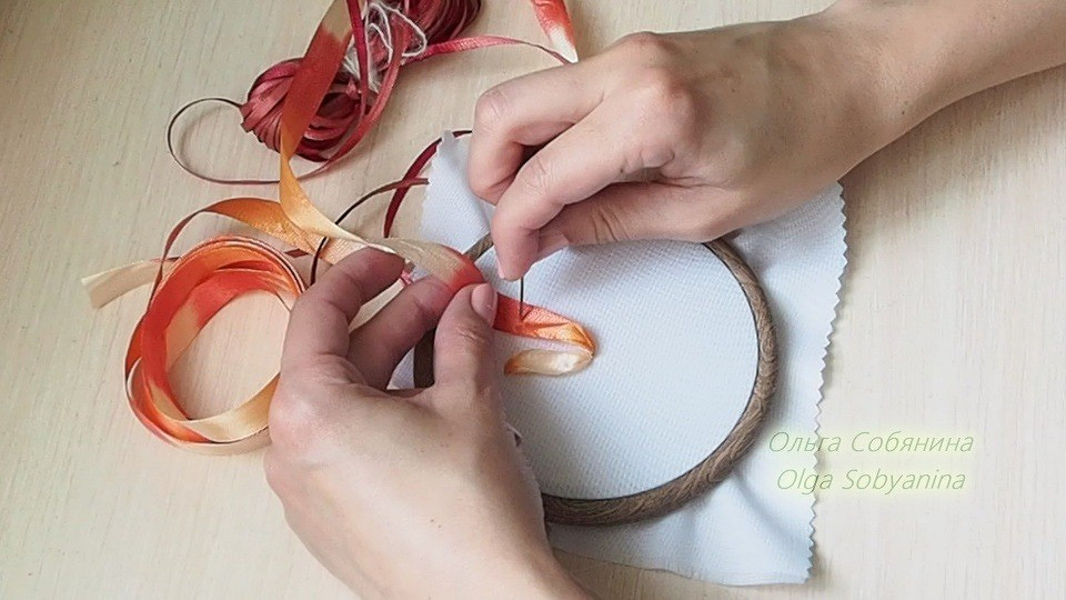 Солнечный цветок: мастер-класс по вышивке лентами