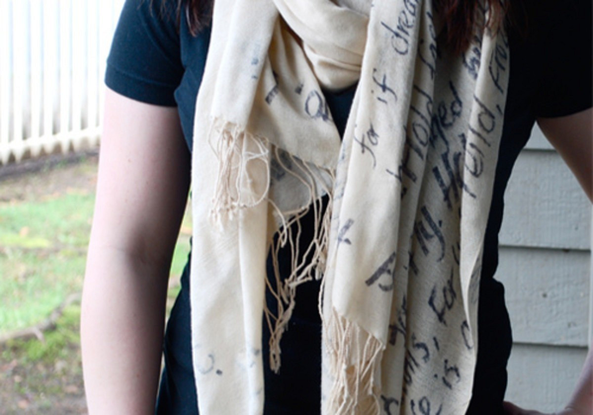 Превращаем простой летний шарф в дизайнерский: 10 мастер-классов