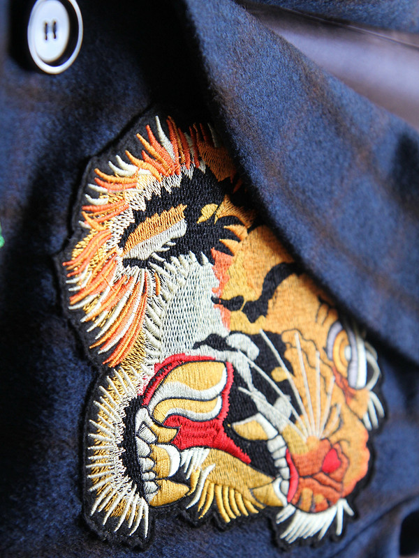 Пальто с тигром от OLLLis