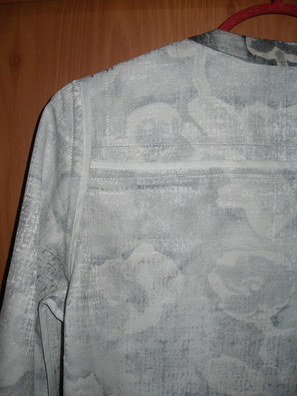 Майская блуза с застежкой поло от Maleki