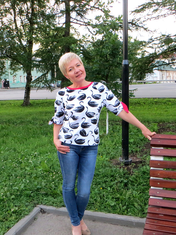 Блуза с лебедями от  Галина Позднякова