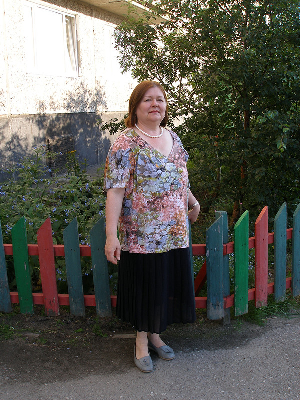 Июльская блузка с заниженными проймами для мамы от Maleki