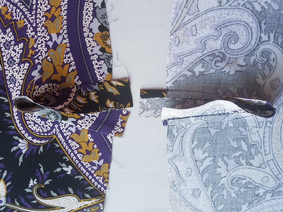 Обработка манжет рукавов платья с контрастным переходным кантом
