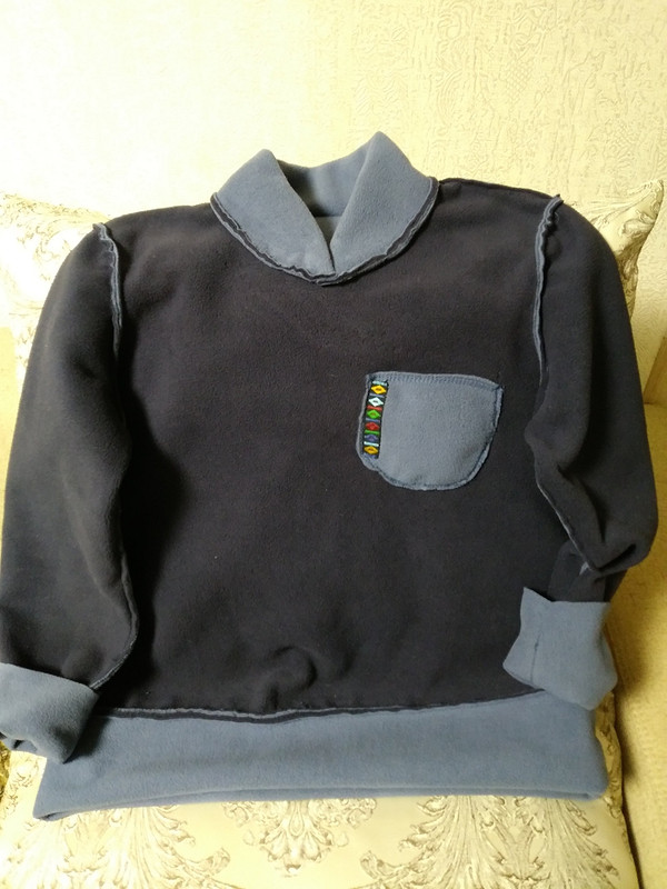 теплый двусторонний свитер для мальчика от SONIY