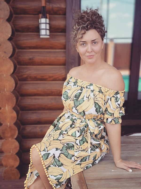 «Банановое» платье от Васильцова
