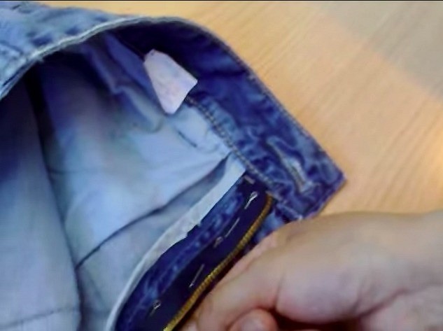 Как заменить молнию в джинсах, сохранив фабричную отстрочку: мастер-класс + видео
