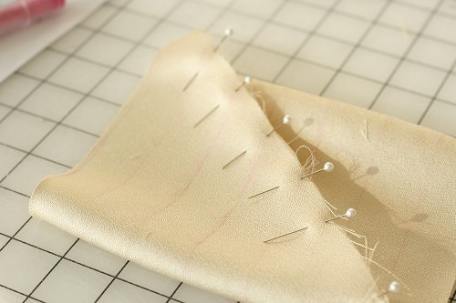 Как выкроить косую бейку, если не хватает ткани