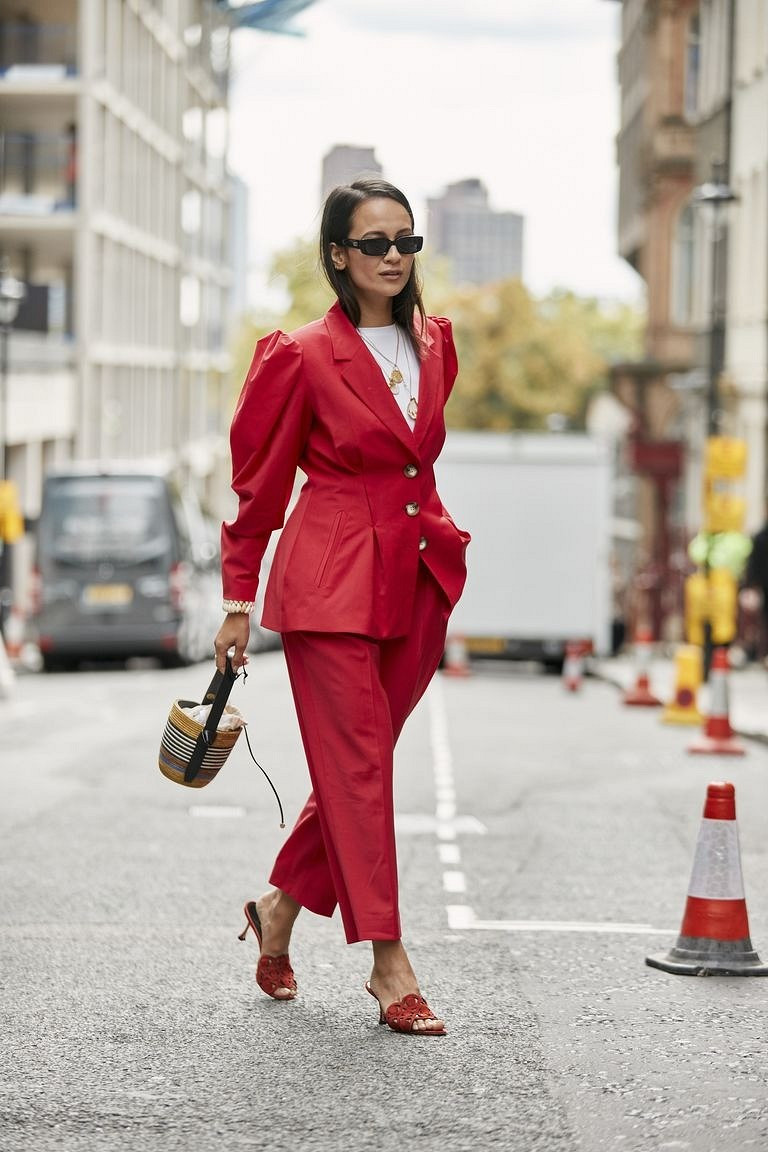 Street style: самые эффектные образы Недели моды в Лондоне 2018