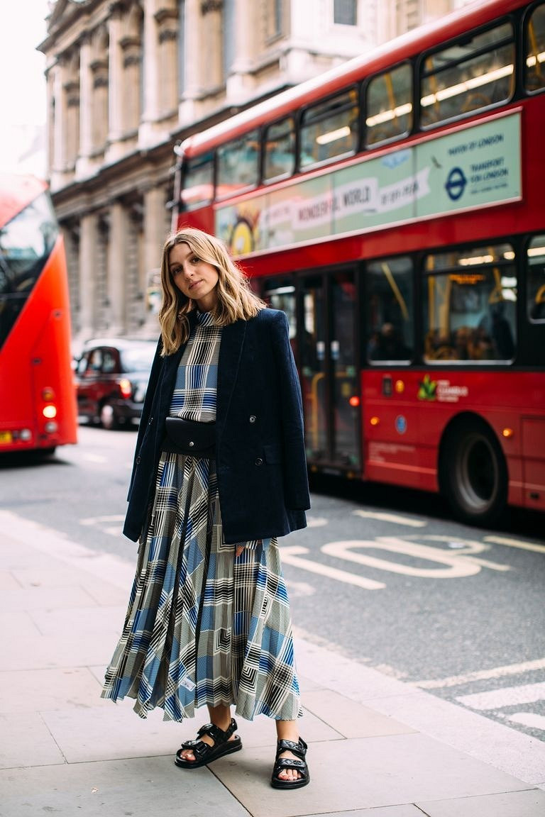 Street style: самые эффектные образы Недели моды в Лондоне 2018