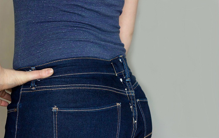 Как ушить джинсы в талии: мастер-класс