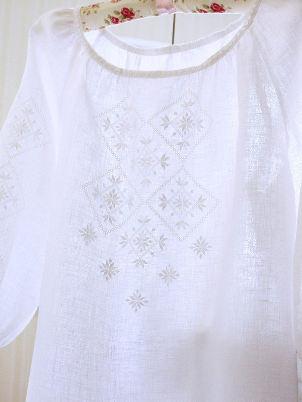 Блузка с вышивкой белым по белому от Natal-yaPatola