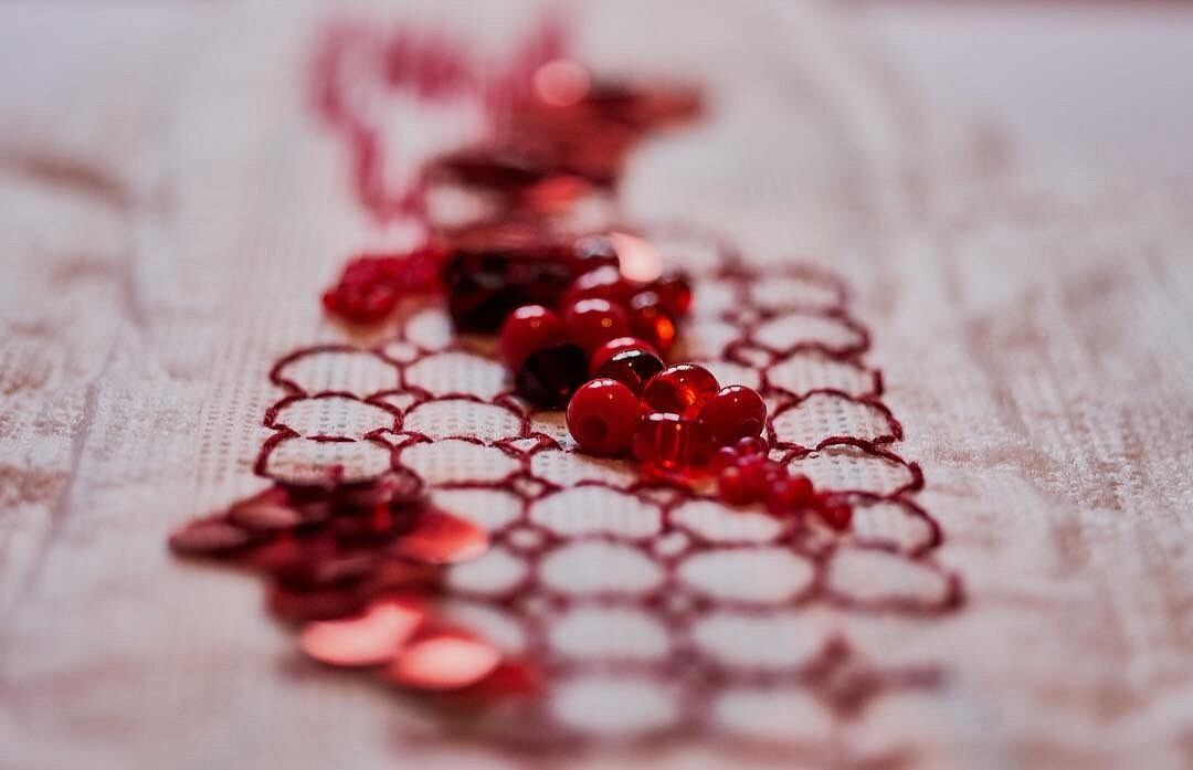 Эксперименты от выпускницы Королевской школы вышивания: рукодельный instagram недели