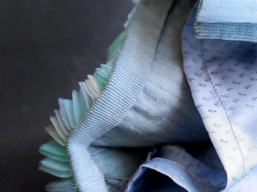 Морская акварель: «волнующий» декор тесьмами из мягкой сетки декор,шитье