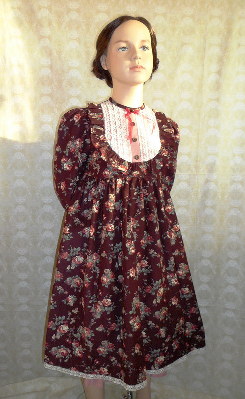 Платье из микровельвета «Вишня в шоколаде» от Тётушка Осока