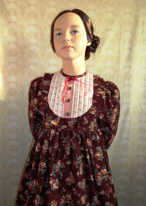 Платье из микровельвета «Вишня в шоколаде» от Тётушка Осока