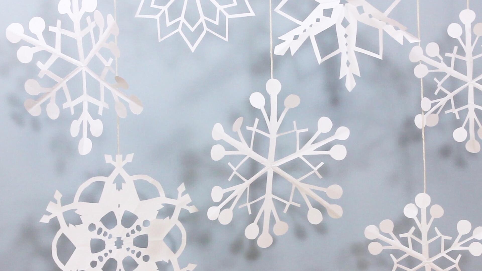 Новогодние снежинки из бумаги: простые и сложные