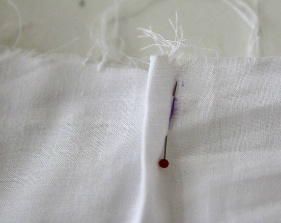 Лайфхак для идеальной посадки юбки: строим вытачки на пробнике модели