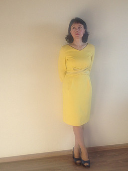 Желтое, весеннее платье.