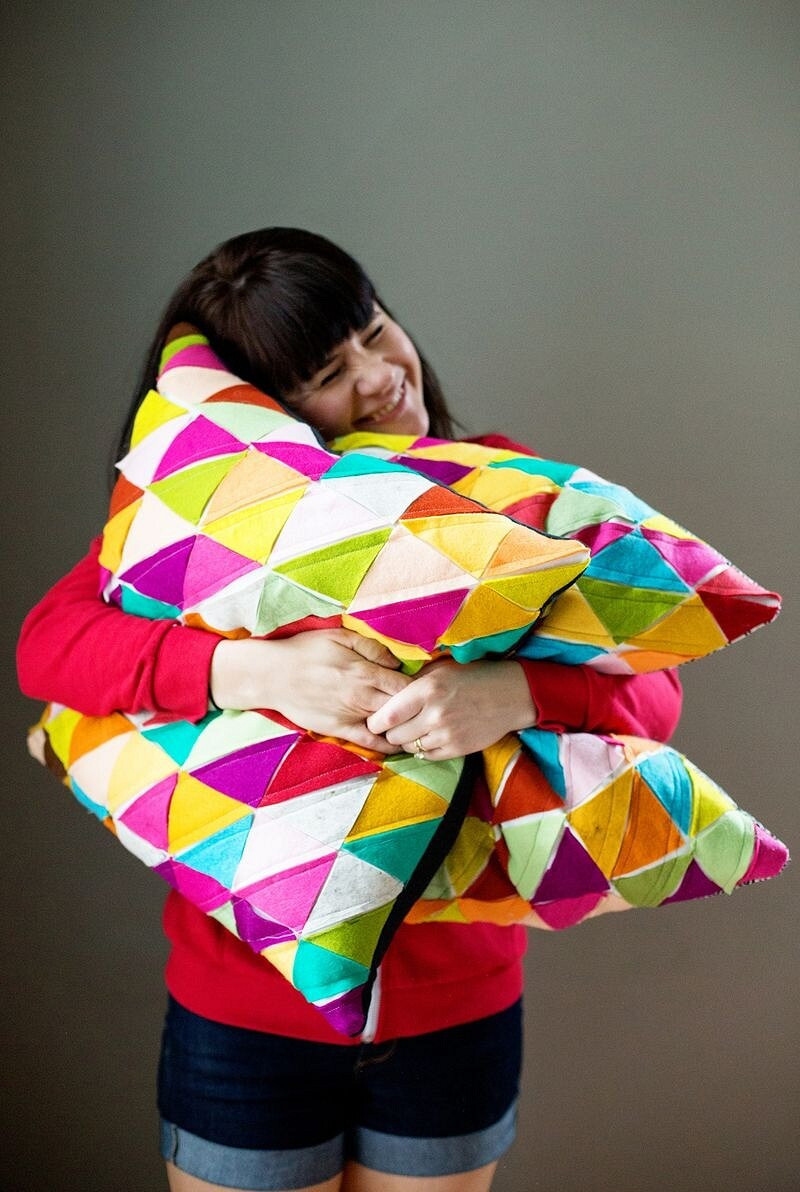 Новогодняя подушка своими руками: что понадобится для создания, выбор дизайна и места размещения