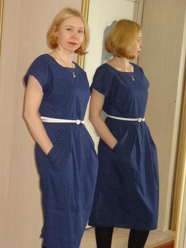 Синее платье в мелкий белый горошек от LanaKi