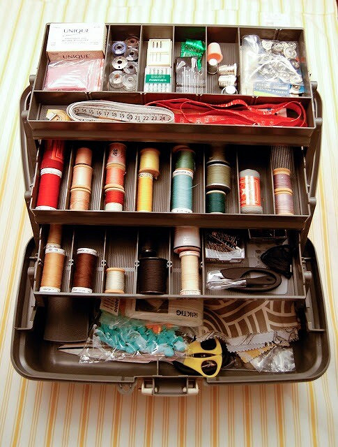 Идея: ящик для снастей как органайзер для швейных принадлежностей