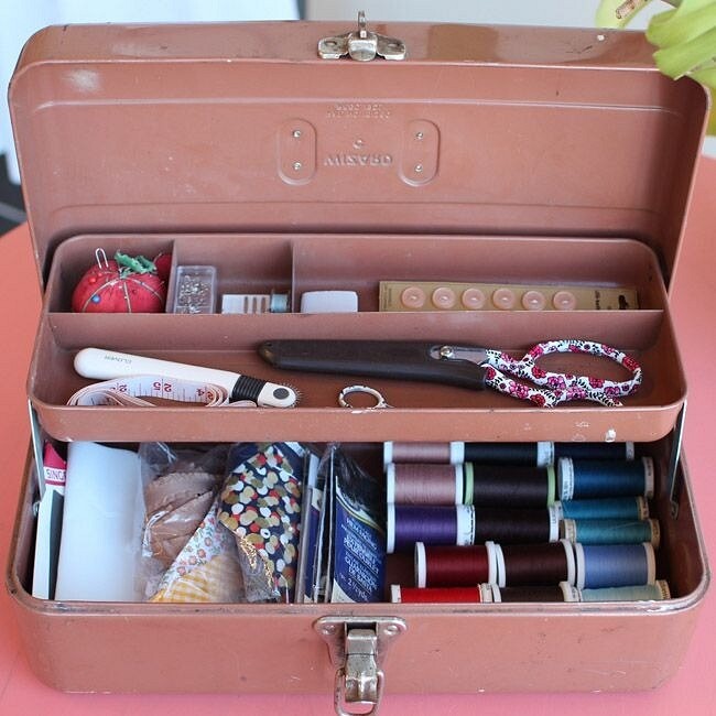 Идея: ящик для снастей как органайзер для швейных принадлежностей