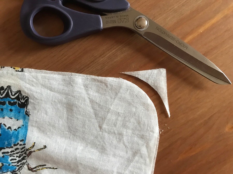 Как выполнить разрезы в изделии с французскими швами