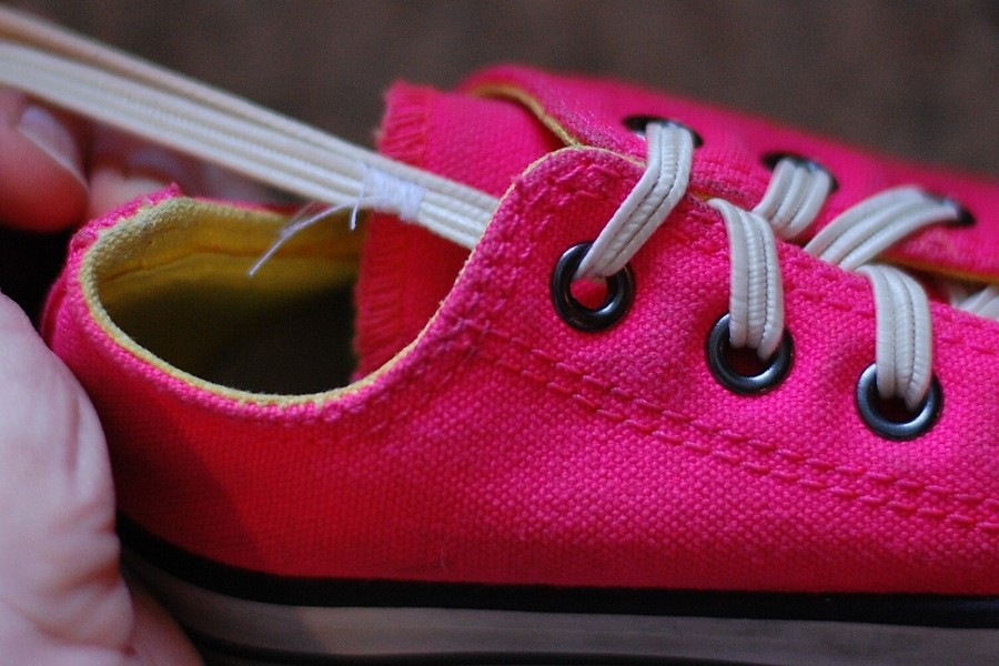 Необычные шнурки для обуви: 11 идей с инструкциями