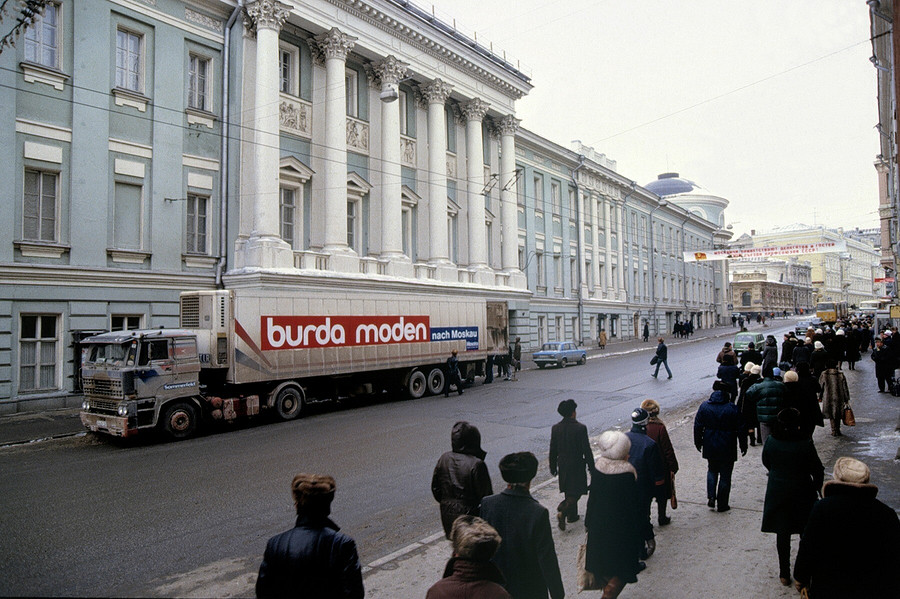 Когда же вышел первый номер Burda Moden в СССР?