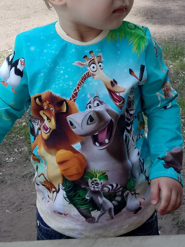 Пуловер с весёлыми зверятами от LinaCat