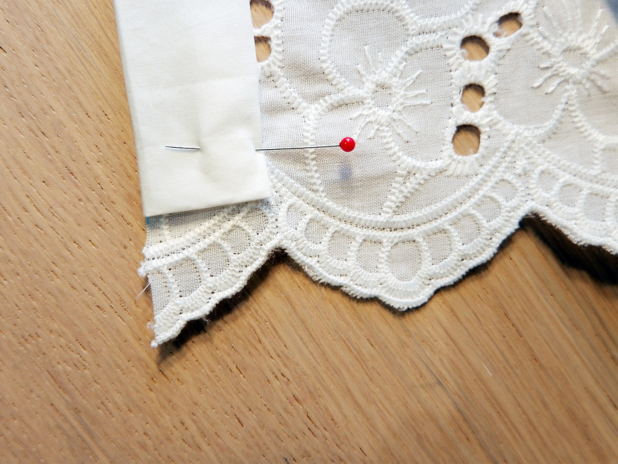 Ажурное шитьё: как выполнить планку в изделии из вышитой ткани