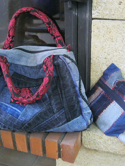 Работа с названием Сумка, сумочка и сумочка для мелочей.