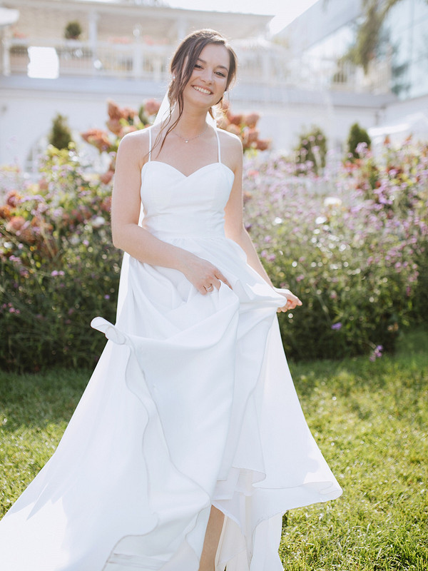 Лаконичное свадебное платье от Екатерина Толстова