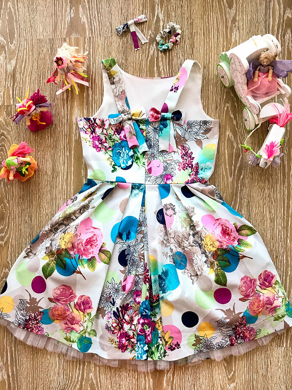 Маленькое цветастое платье от masmar.ru