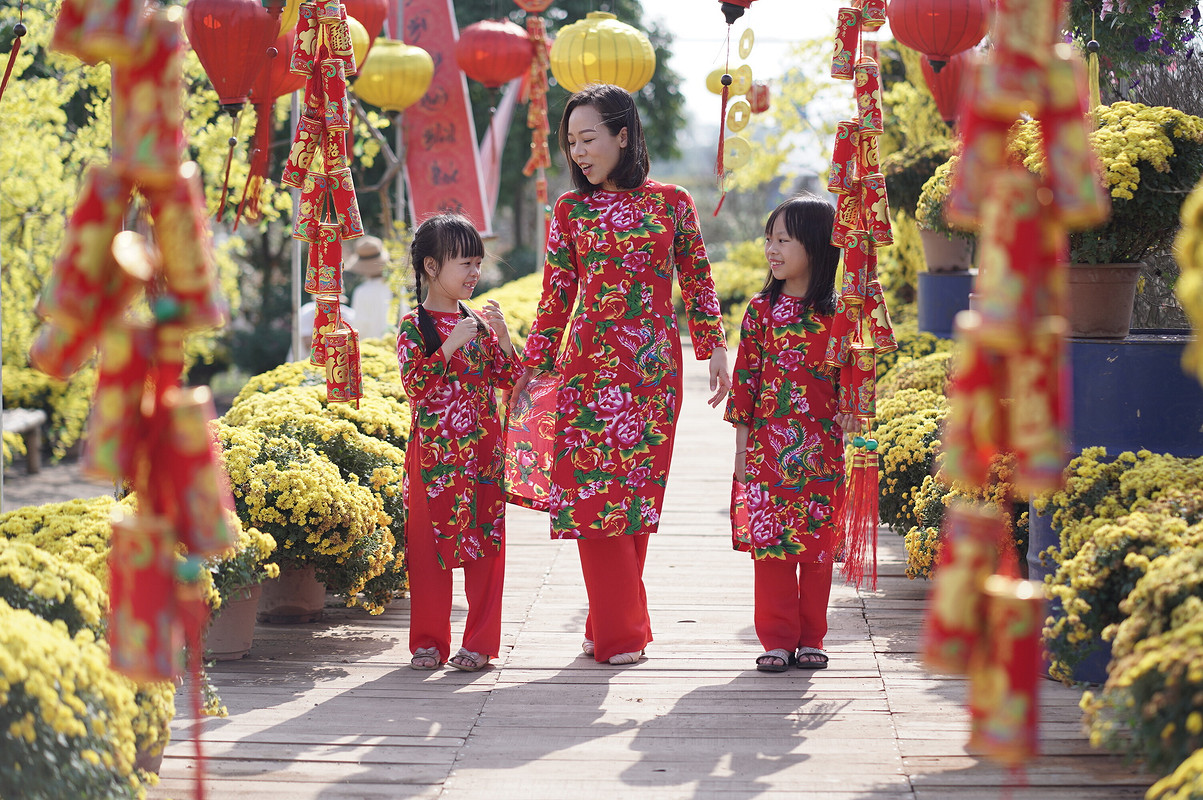 Family look: «Ao dai» for Vietnamese Tet holiday от Binh Ngo