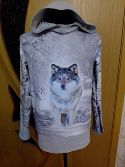 Пуловер с волками