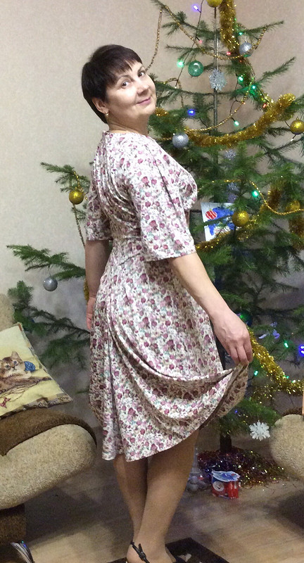 Рождество на фф с Бэль. Платье с розочками от Бэль