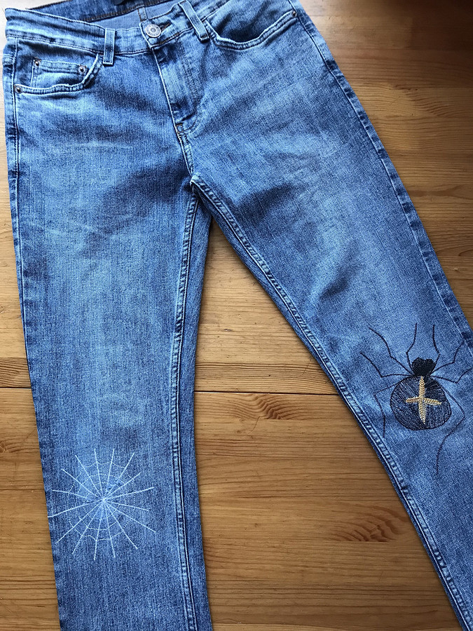 Вышиваем заплатки на джинсах «Как поймать паука»