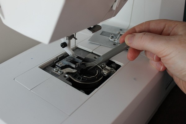 Восстание машин, или Почему швейная машинка зажевывает ткань?